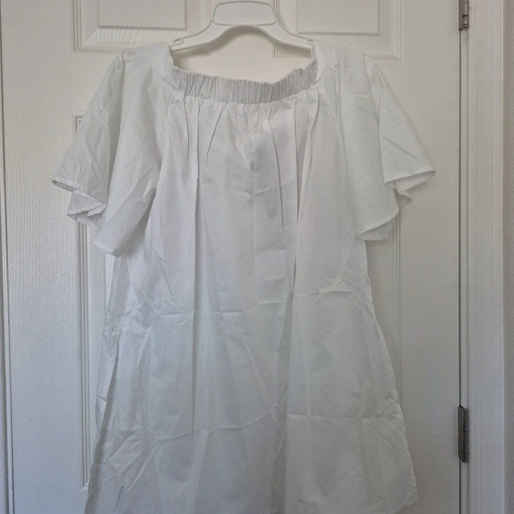 Chic White Off The Shoulder Blouse with Floral Embroidery - Picture 2 of 7